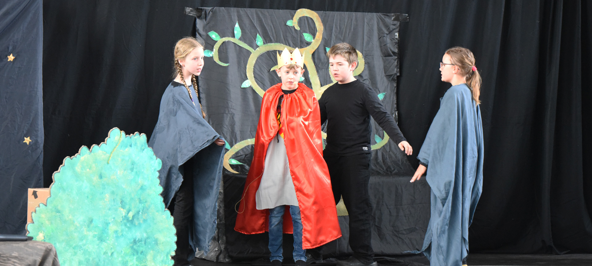 Aktuelles_Theater-feindliche-brueder-2025-14