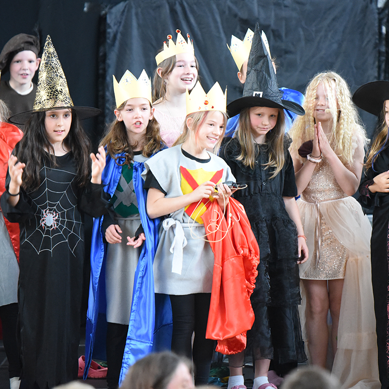 Aktuelles_Theater-feindliche-brueder-2025-20