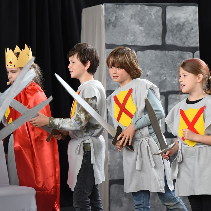 Aktuelles_Theater-feindliche-brueder-2025-8